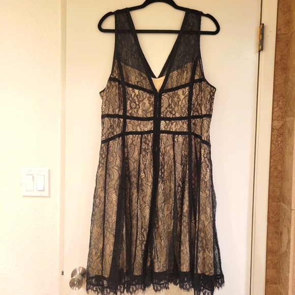 Torrid sleeveless black lace dress Size 20 - Picture 3 of 8